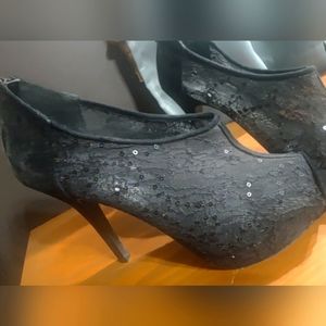 Brand new lace booties